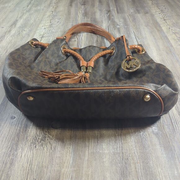 Michael Kors Brown/Tan Signature Coated Leather Jet Set Drawstring Bag Large - Picture 2 of 14